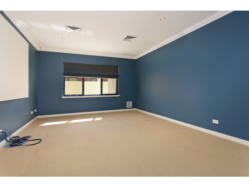 53 Kembla Circle, Madeley WA 6065