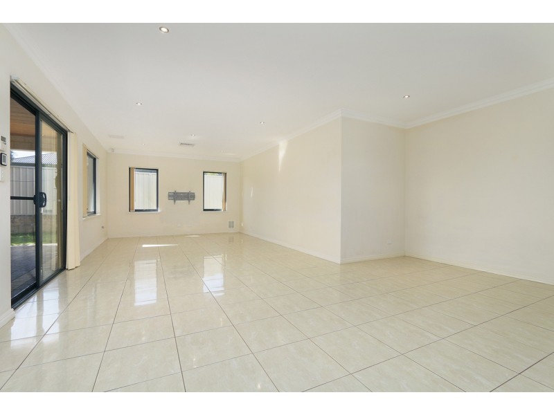 53 Kembla Circle, Madeley WA 6065