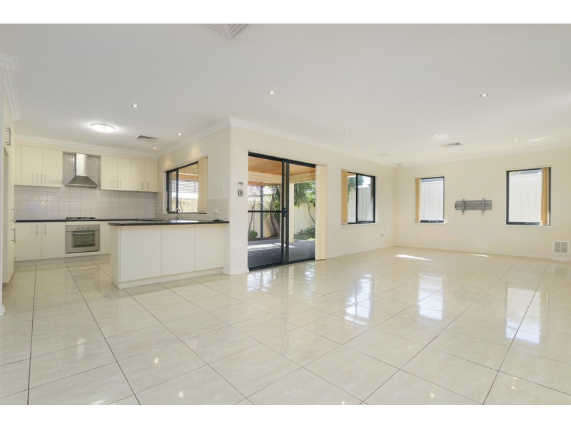 53 Kembla Circle, Madeley WA 6065