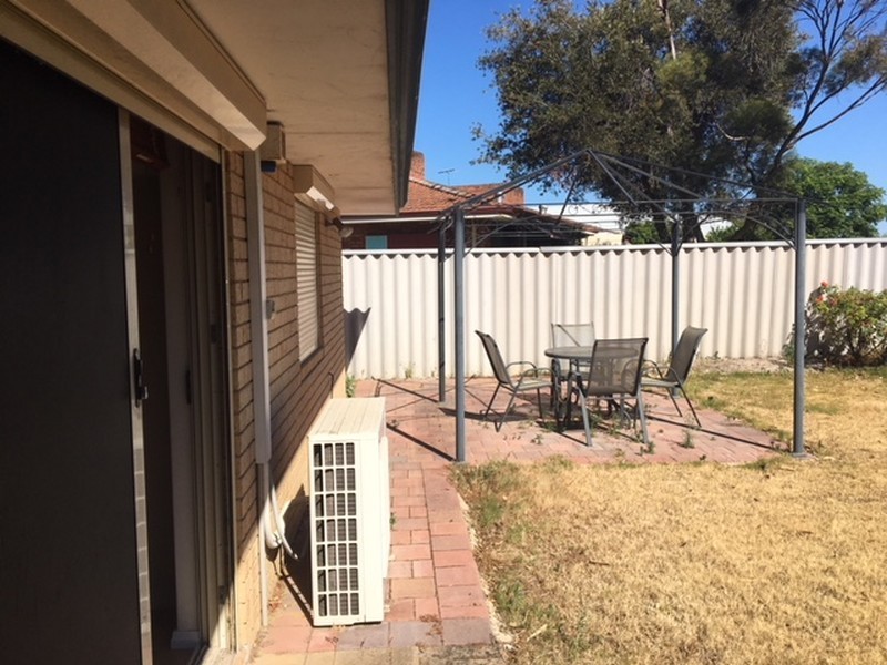 5/2 Braibrise Road, Wilson WA 6107