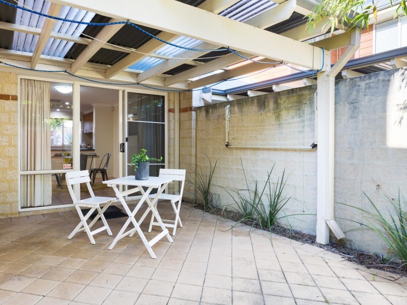 84A Gladstone Road, Rivervale WA 6103