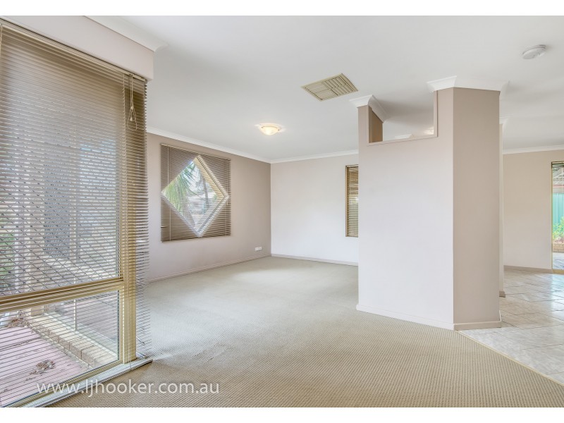6 Williamson Lane, Stratton WA 6056