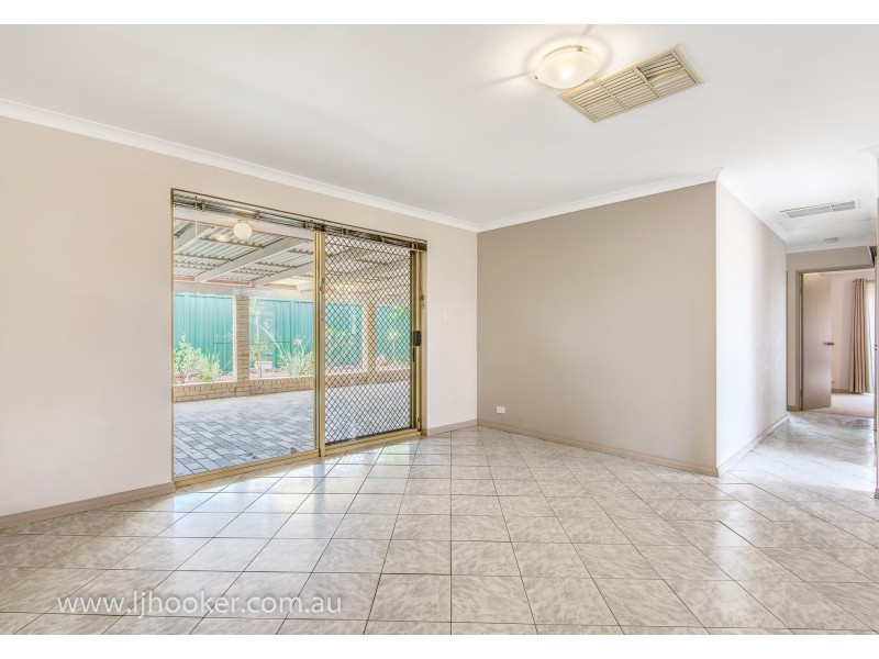 6 Williamson Lane, Stratton WA 6056