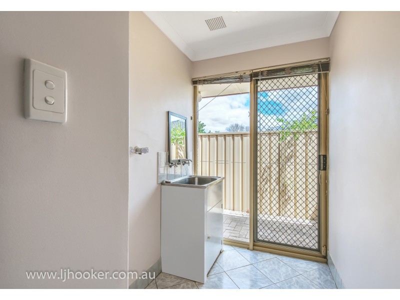 6 Williamson Lane, Stratton WA 6056