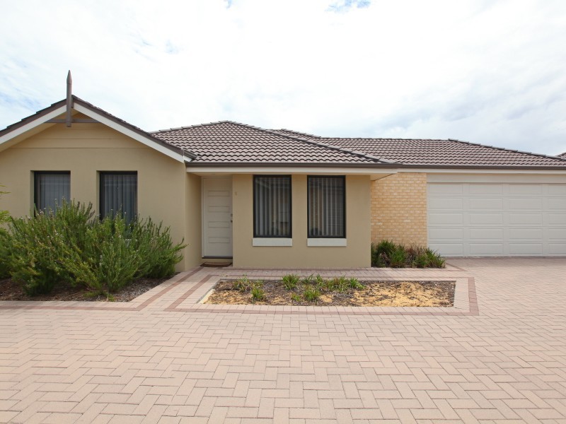 6/7 Stockman Way, Cannington WA 6107