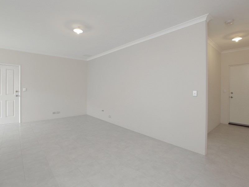 6/7 Stockman Way, Cannington WA 6107