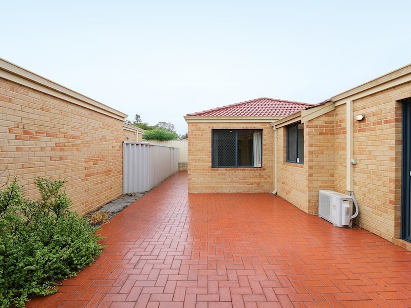 5/14 Stephen Street, Queens Park WA 6107