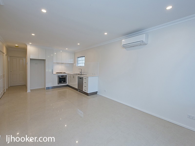 8/377 Daly Street, Cloverdale WA 6105