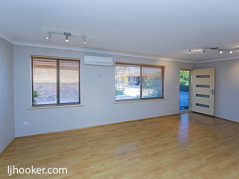 4/12 Kaliamba Court, Cannington WA 6107