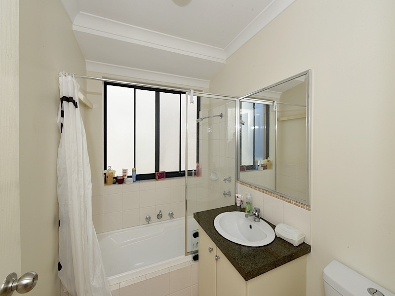 8/50 Norman Street, St James WA 6102