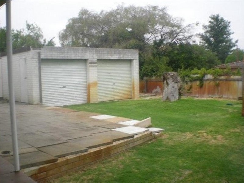 15 Neil Street, Rossmoyne WA 6148