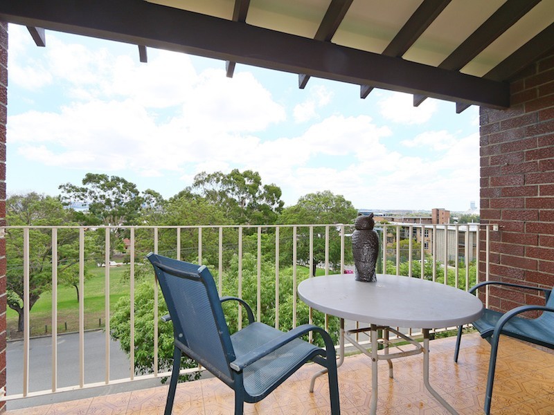 15/125 Gloucester Street, Victoria Park WA 6100