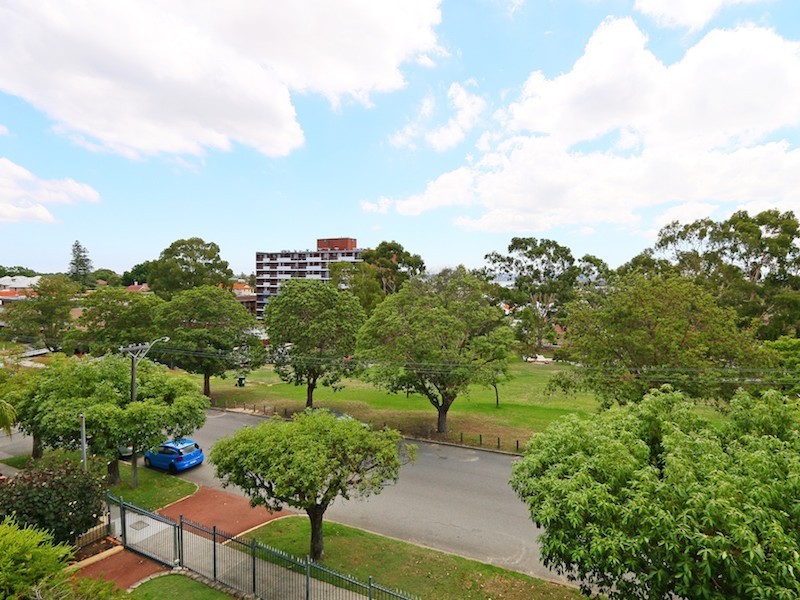 15/125 Gloucester Street, Victoria Park WA 6100