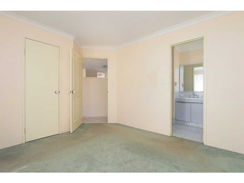 38 Fringe Lily Crescent, Ellenbrook WA 6069