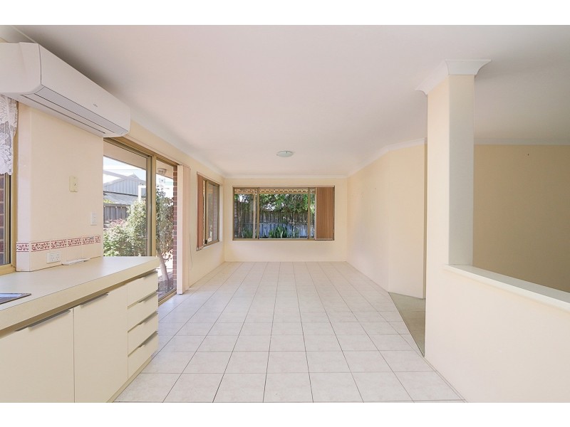 38 Fringe Lily Crescent, Ellenbrook WA 6069