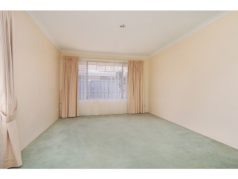 38 Fringe Lily Crescent, Ellenbrook WA 6069