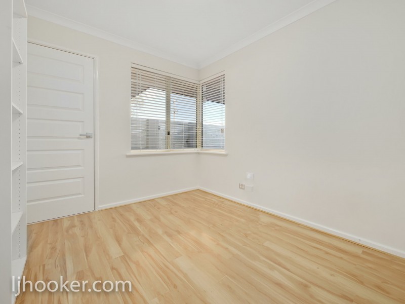 254 Wharf Street, Queens Park WA 6107