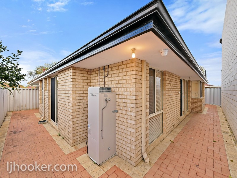 254 Wharf Street, Queens Park WA 6107