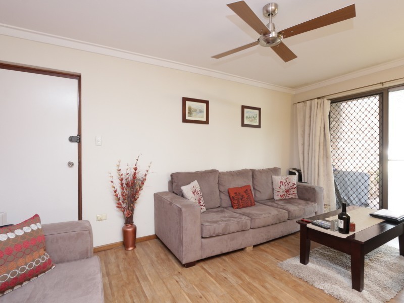 2/1047 Albany Highway, St James WA 6102