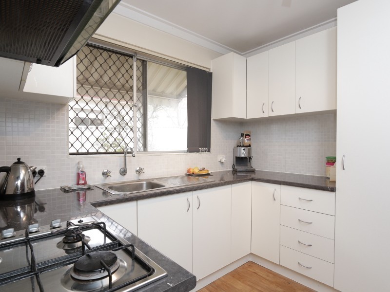 2/1047 Albany Highway, St James WA 6102