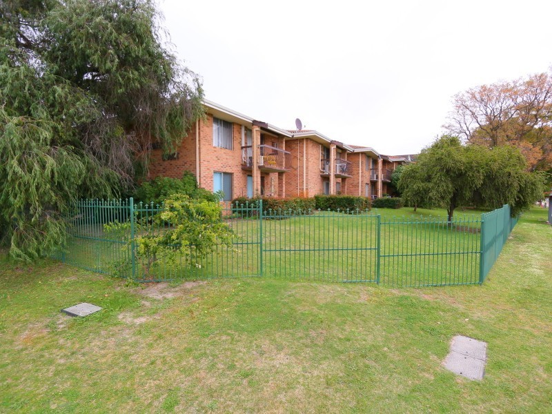 2/1047 Albany Highway, St James WA 6102