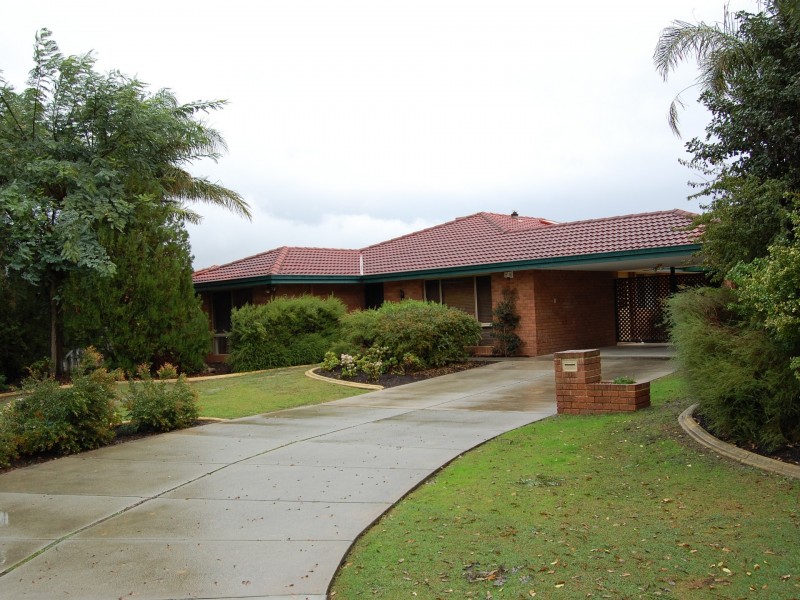 22 Larkspur Place, Thornlie WA 6108