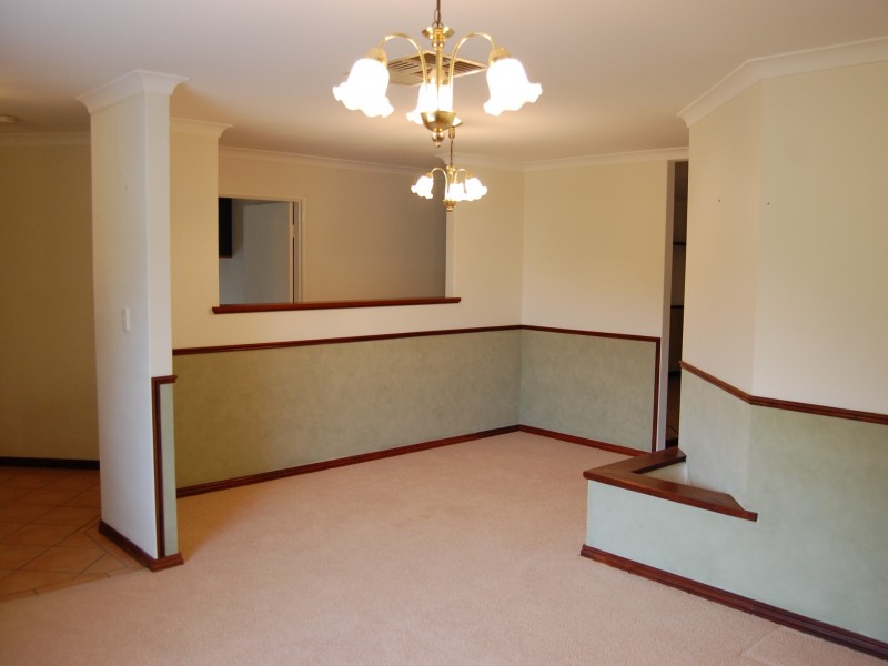 22 Larkspur Place, Thornlie WA 6108