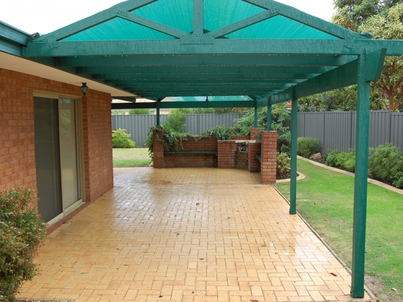 22 Larkspur Place, Thornlie WA 6108