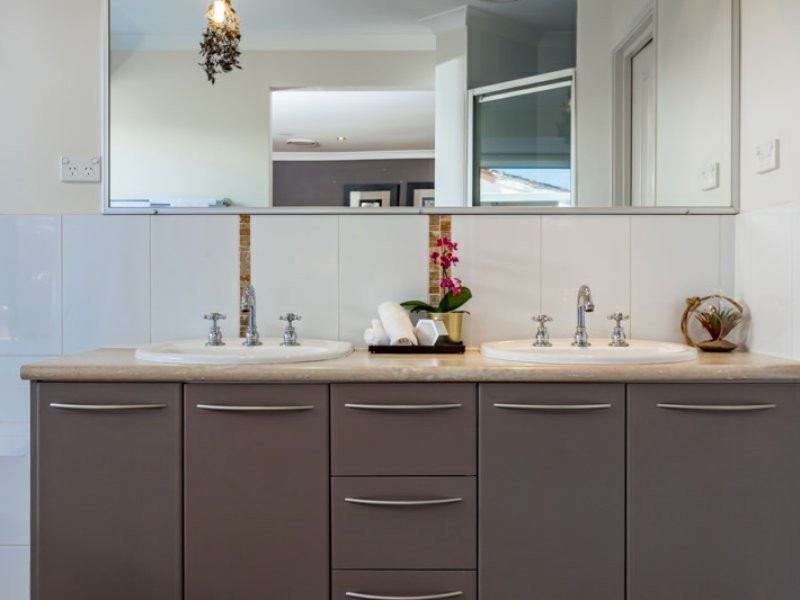 4 Martin Avenue, Rivervale WA 6103