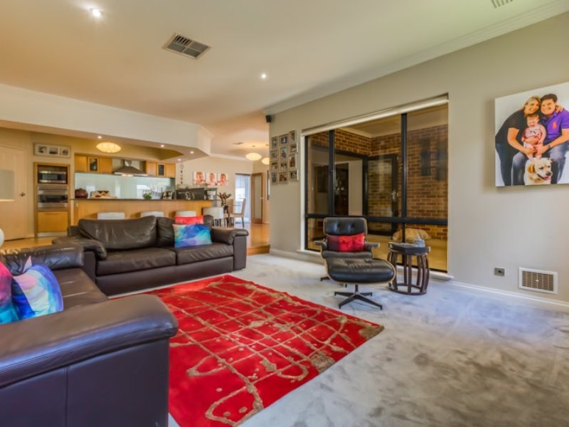 4 Martin Avenue, Rivervale WA 6103
