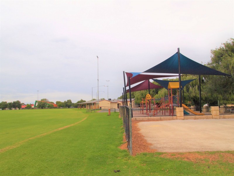 53 Asteroid Way, Carlisle WA 6101