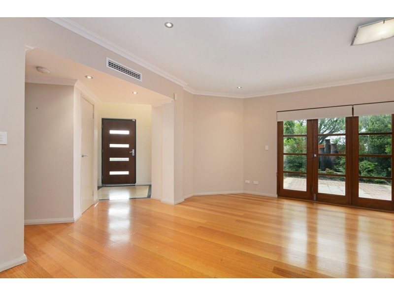 2/125 Hensman Street, South Perth WA 6151