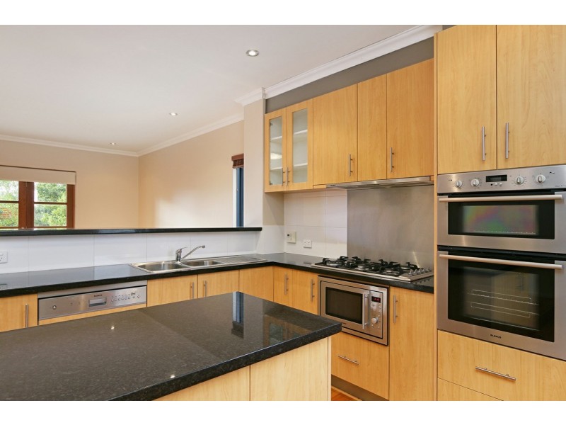 2/125 Hensman Street, South Perth WA 6151