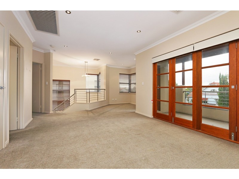 2/125 Hensman Street, South Perth WA 6151