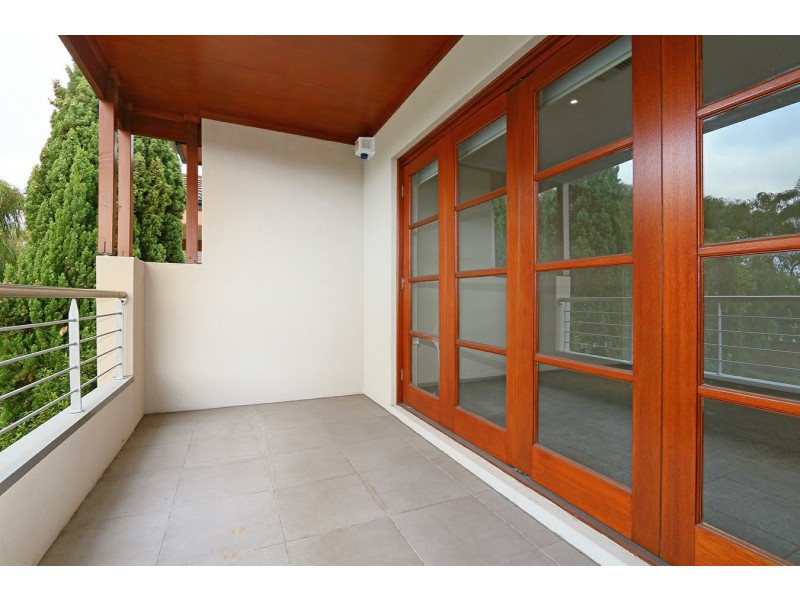 2/125 Hensman Street, South Perth WA 6151