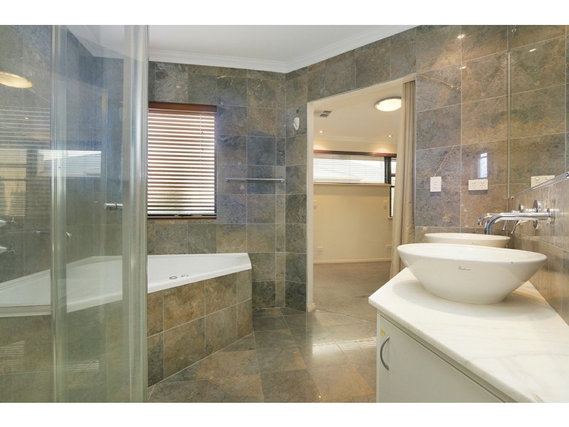 2/125 Hensman Street, South Perth WA 6151