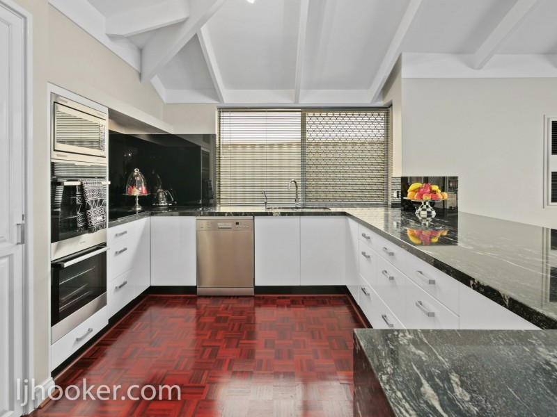 11 Riverview Rise, Wilson WA 6107