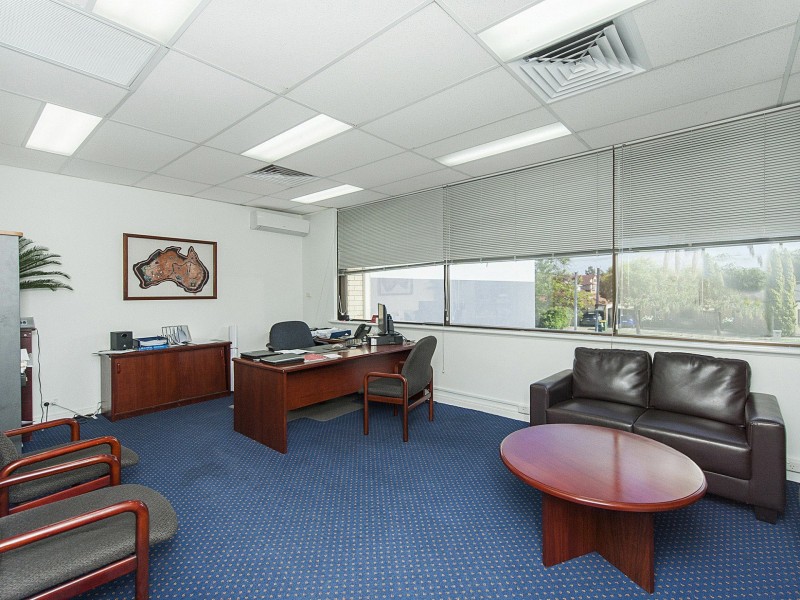 3/12 Burton Street, Cannington WA 6107