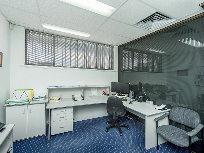 3/12 Burton Street, Cannington WA 6107