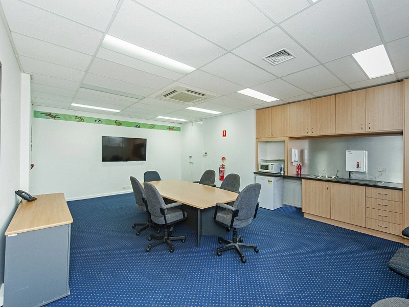 3/12 Burton Street, Cannington WA 6107