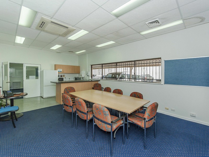 3/12 Burton Street, Cannington WA 6107