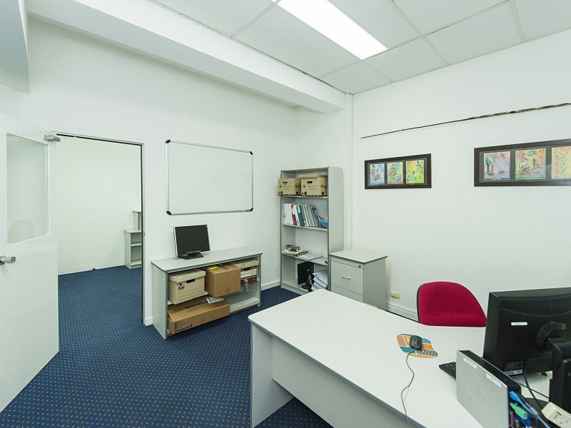 3/12 Burton Street, Cannington WA 6107