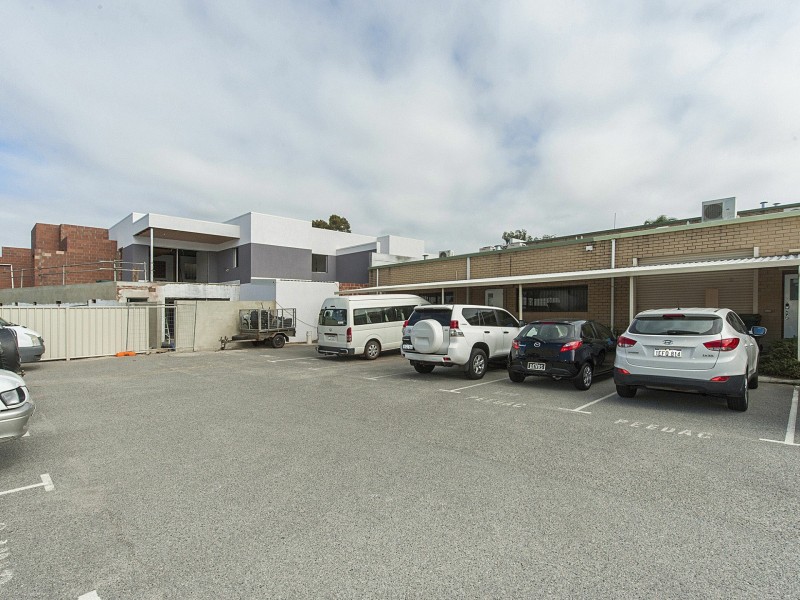 3/12 Burton Street, Cannington WA 6107