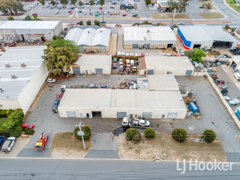 56 & 58 Owen Road, Kelmscott WA 6111