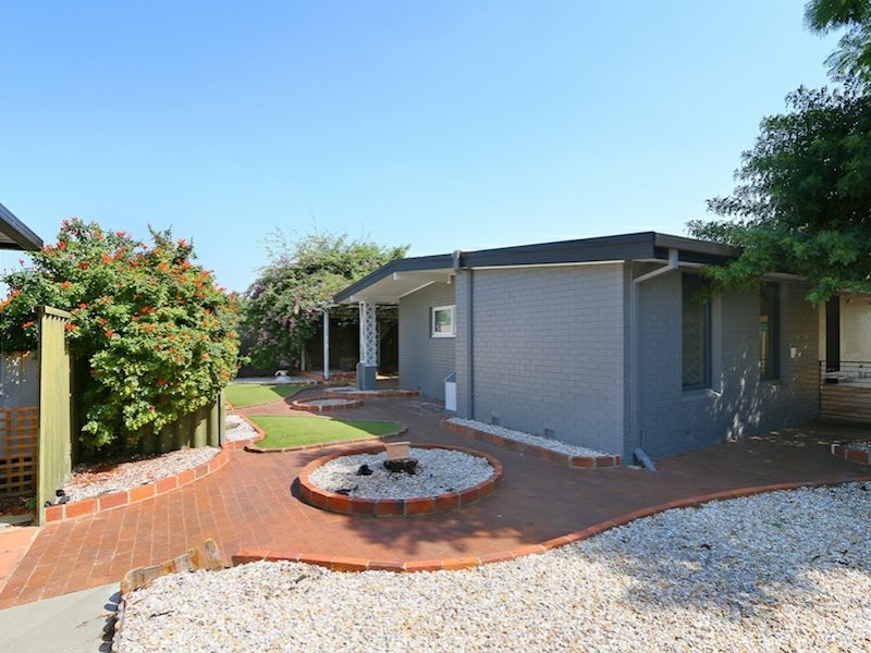 8 Swanley Street, Gosnells WA 6110