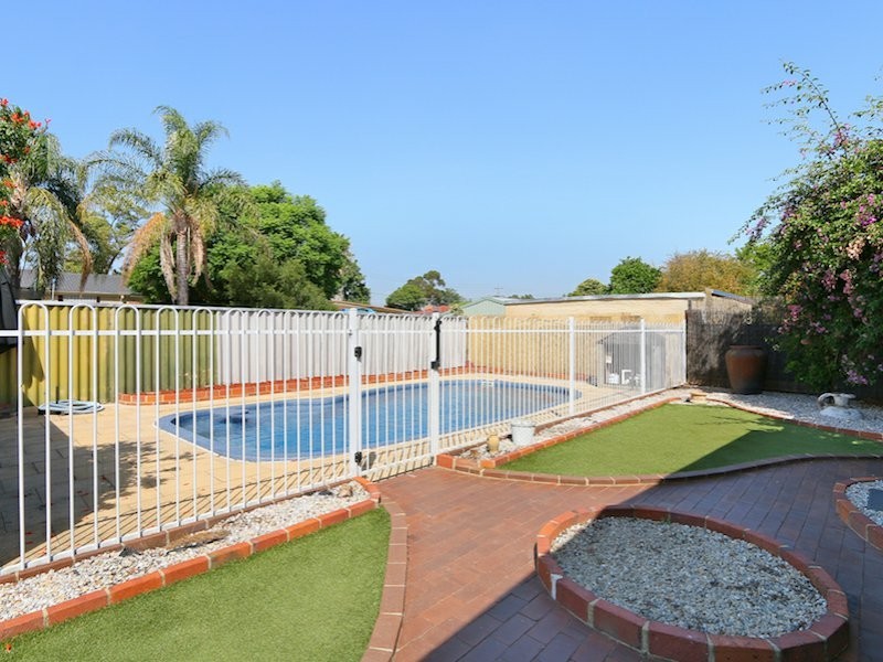 8 Swanley Street, Gosnells WA 6110