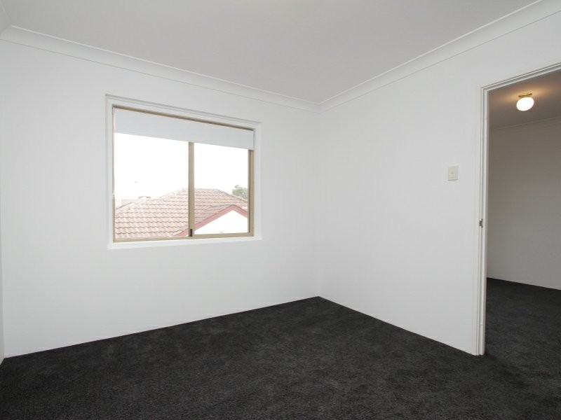 17/34 Comer Street, Como WA 6152