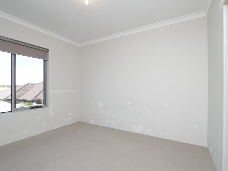 16/148 Railway Parade, Queens Park WA 6107