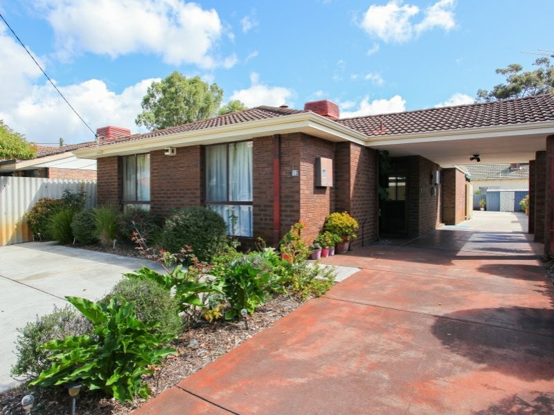 12 Dora Street, Queens Park WA 6107