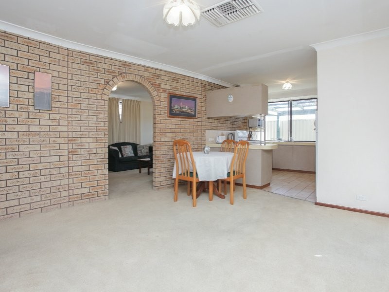 12 Dora Street, Queens Park WA 6107